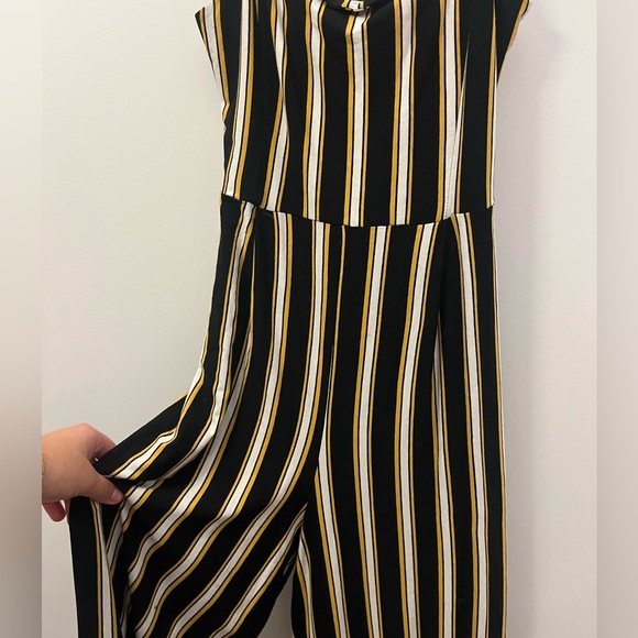 Black yellow white stripped pantsuit-jumpsuit - Picture 4 of 4